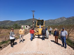 Ξεκίνησε το έργο αγροτική οδοποιία στο Πουρνάρι του δήμου Τεμπών